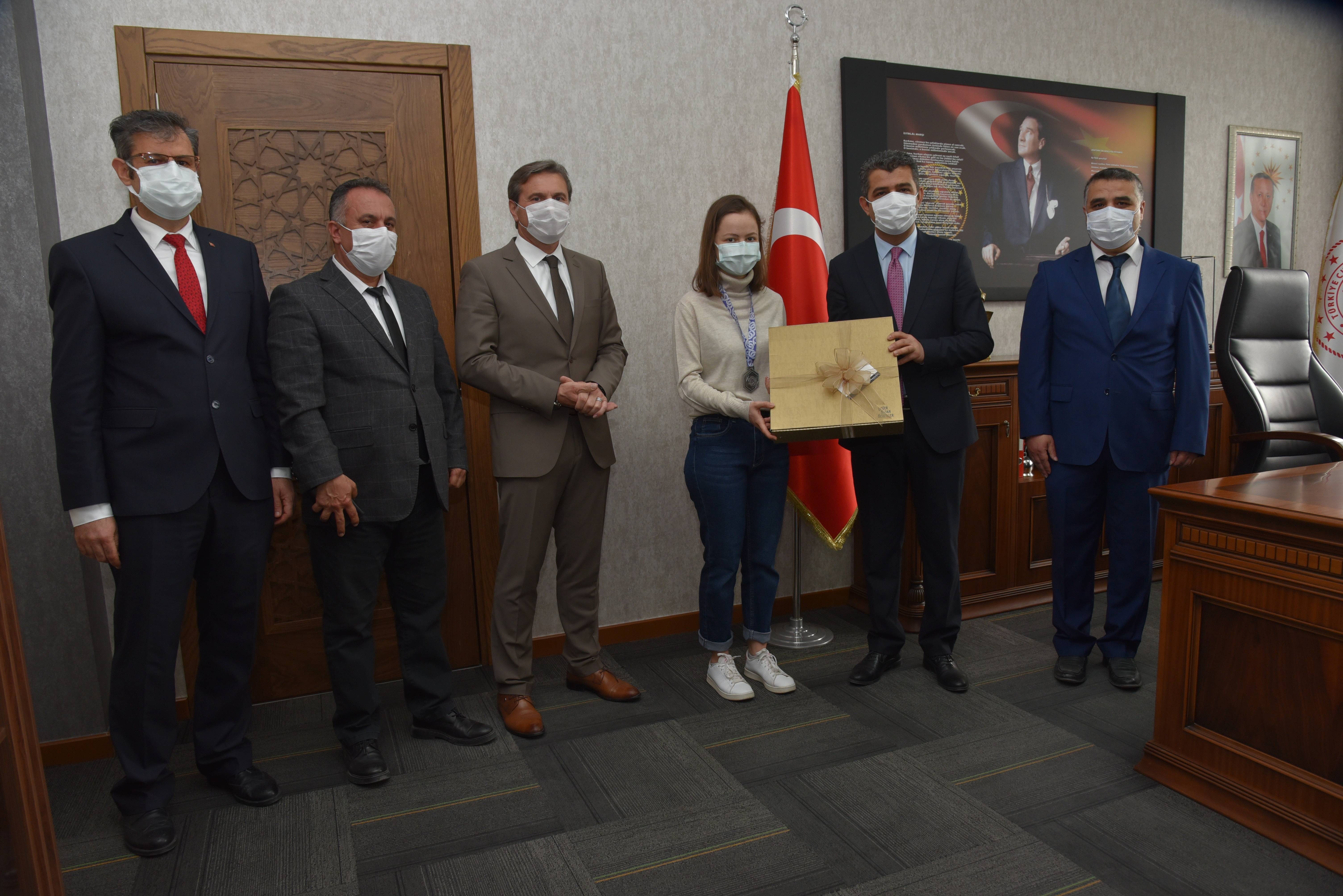 Denizlili Zeynep, Avrupa Matematik Olimpiyatı Gümüş Madalyası kazandı