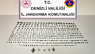 Jandarmanın şüphe üzerine durdurduğu araçta onlarca tarihi eser çıktı