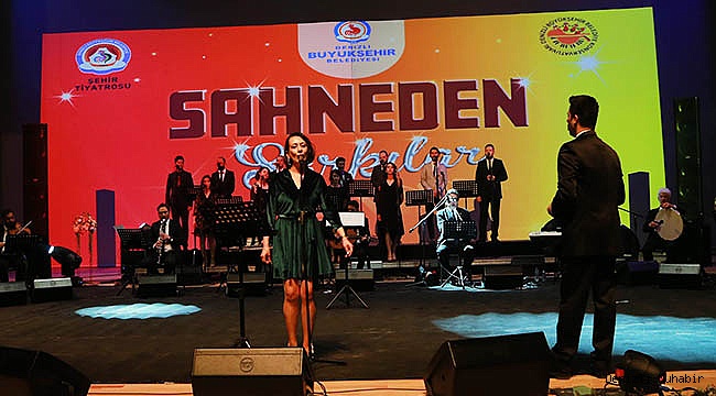Tiyatroculardan "Sahneden Şarkılar"