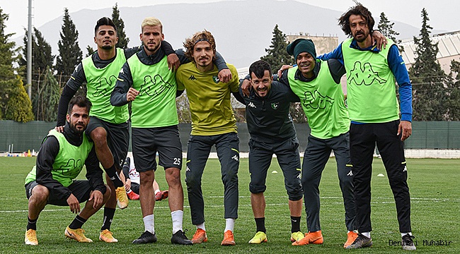 Deplasmandan dönen Denizlispor, Kasımpaşa maçına hazırlanıyor