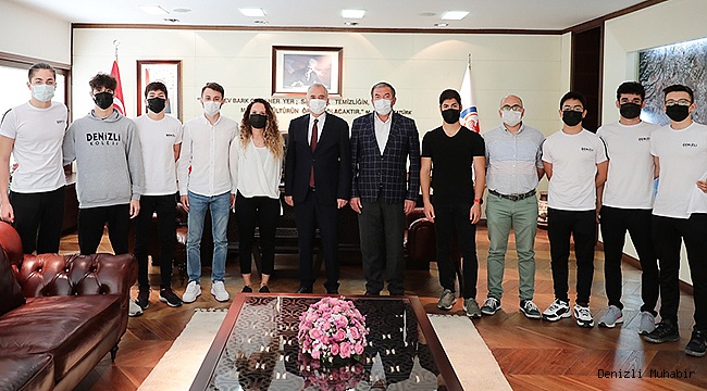 Başkan Zolan, milli sporcuları makamında ağırladı