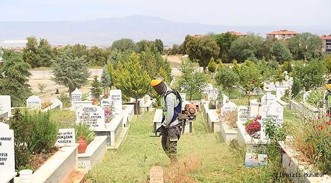 Büyükşehir mezarlıklarda bakım ve temizlik yapıyor
