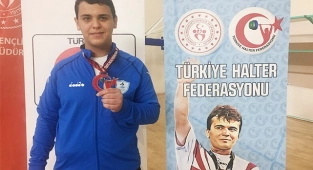 İlk kez katıldığı şampiyonada Türkiye Şampiyonu oldu