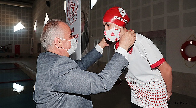 Madalyalar Başkan Zolan taktı