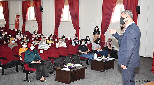 Milli Eğitim Müdürü sınava girecek öğrencilerin heyecanına ortak oldu