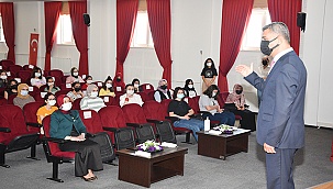 Milli Eğitim Müdürü sınava girecek öğrencilerin heyecanına ortak oldu