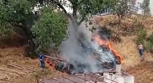 Yangına ilk müdahaleyi vatandaşlar yaptı