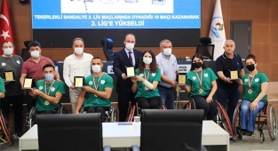 Başkan Örki’den şampiyonlara teşekkür plaketi
