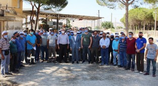 Başkan Özbaş, belediye personeli ile bayramlaştı