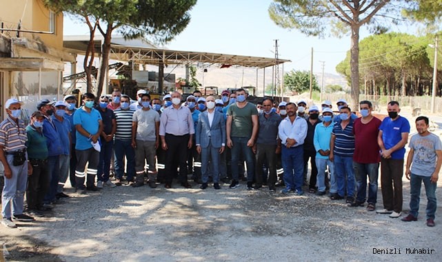 Başkan Özbaş, belediye personeli ile bayramlaştı