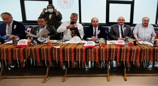 Buldan Belediye Başkanı Mustafa Şevik, Trabzon'daki toplantıya katıldı