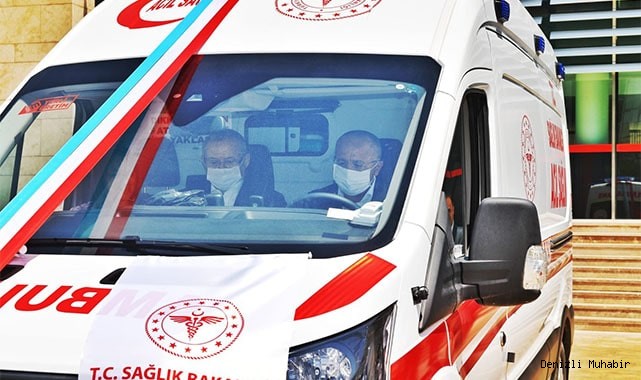 Denizlili iş adamı 3. ambulansı bağışladı