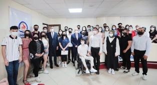 Gençlik Meclisinde sertifikalar Başkan Osman Zolan'dan