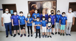 Merkezefendi Belediyesi Gençlik ve Spor Kulübü satranç takımı iki kupa kazandı