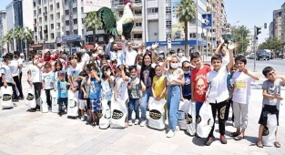 Minikler bayram öncesi sevindirildi