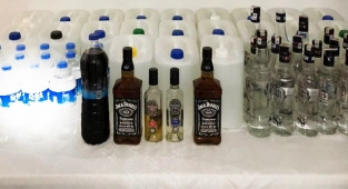 Restoranda satılmaya hazır 170 litre kaçak rakı ele geçirildi