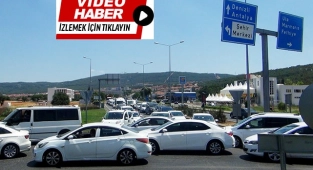 Tatilciler erken geldi, trafik felç oldu