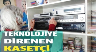 Teknolojiye direnen kasetçi
