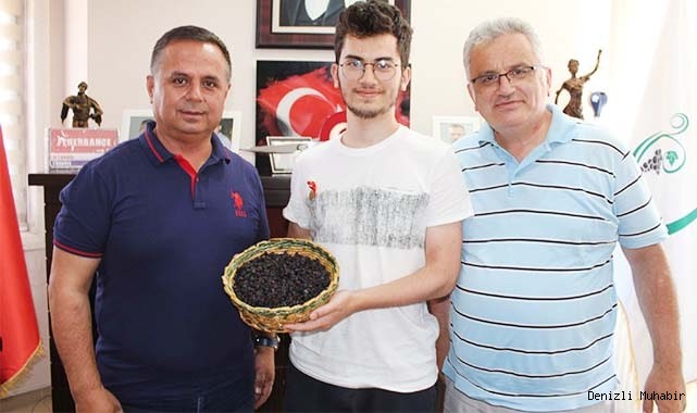 Türkiye birincisi olan genç, başarısının sırrını açıkladı
