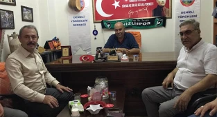 AK Partili Şahin Tin, Denizli Yörükleri Derneğini ziyaret etti. 