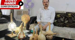 Bahçesinde ürettiği su kabaklarını sanat eserine dönüştürüyor