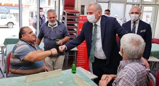 Başkan Zolan Sarayköy’de hemşehrileriyle kucaklaştı