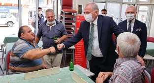Başkan Zolan Sarayköy’de hemşehrileriyle kucaklaştı