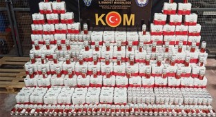 Denizli’de çok sayıda sahte alkol ve cinsel içerikli ürün ele geçirildi