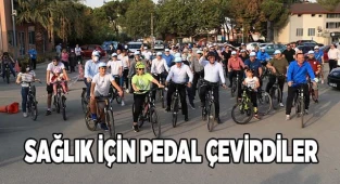Başkan Örki sağlık için ailesiyle birlikte pedal çevirdi