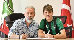 Denizlispor genç yetenek ile profesyonel sözleşme imzaladı