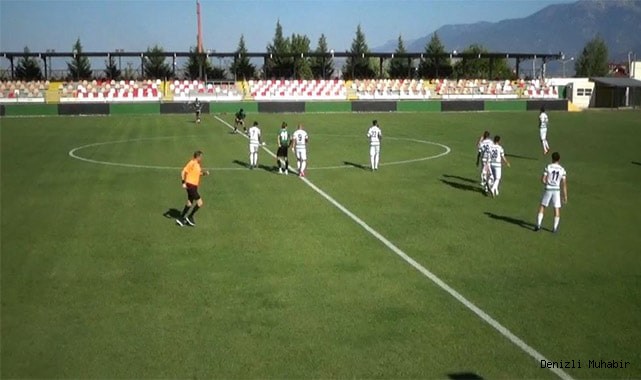 Denizlispor U19 takımı, hazırlık maçında Efeler09 SFK’ya 4-3 yenildi