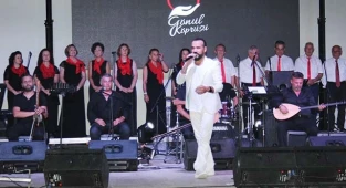 Gönüllere taht kuran konser