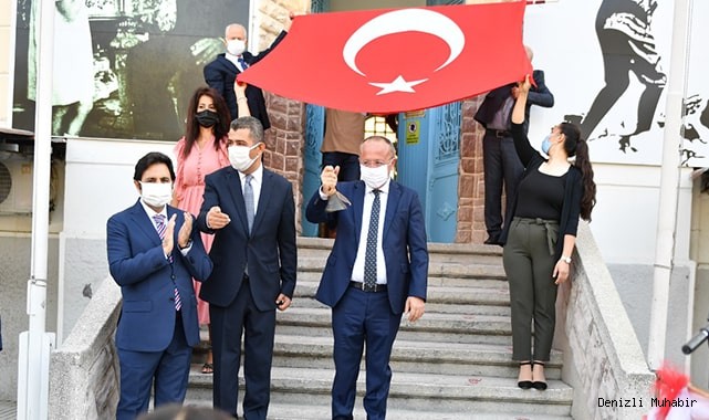İlk Ders Zilini Vali Atik Çaldı