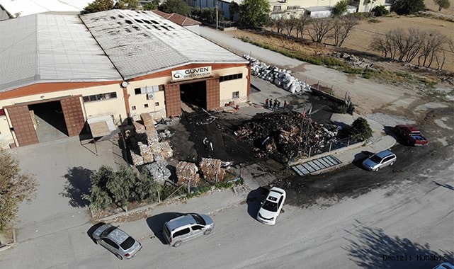 Küle dönen geri dönüşüm fabrikasında temizlik çalışmaları başladı
