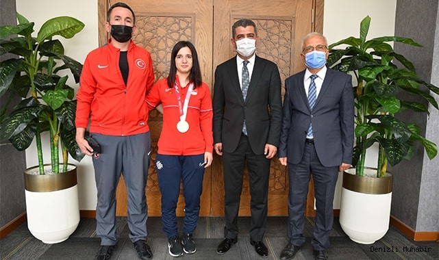 Olimpiyat Şampiyonundan Müdür Ekici'ye ziyaret