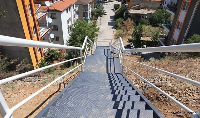 PAMUKKALE BELEDİYESİNİN YAPTIĞI MERDİVENLE VATANDAŞLARIN HAYATLARI KOLAYLAŞTI