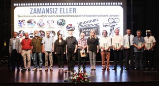 ZAMANSIZ ELLER BELGESELİ SANATSEVERLERLE BULUŞTU