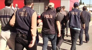 Denizli’de FETÖ operasyonu: 8 gözaltı