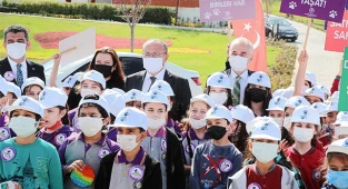 Minik Kalpler Can Dostlar İçin Atıyor