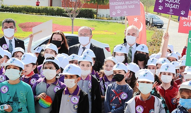 Minik Kalpler Can Dostlar İçin Atıyor