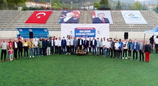 PAMUKKALE BELEDİYESİNDEN AMATÖR FUTBOL KULÜPLERİNE MALZEME YARDIMI