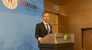 TRİATLON’DA YALÇINKAYA YENİDEN BAŞKAN