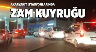 Akaryakıt istasyonlarında zam kuyruğu oluştu