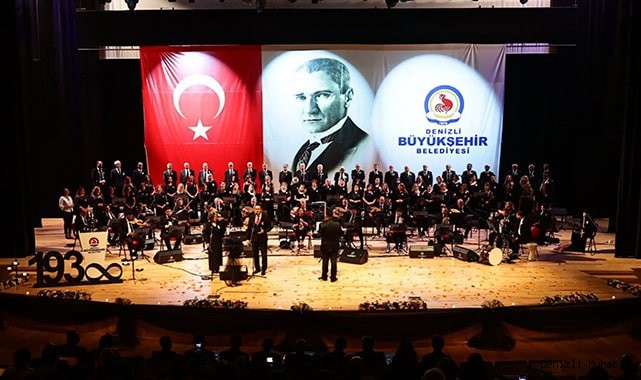 Atatürk, sevdiği şarkılarla anıldı