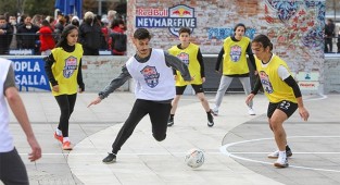 Red Bull Neymar Jr’s Five’ta en iyi sokak futbolcuları belli oluyor