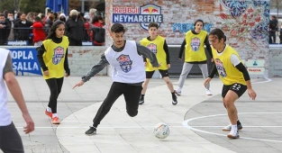 Red Bull Neymar Jr’s Five’ta en iyi sokak futbolcuları belli oluyor