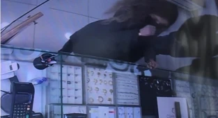 Sahte altın satmak isterken yakalandılar