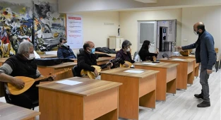 Buldan Belediyesi’nin ücretsiz enstrüman kursları yoğun ilgi gördü