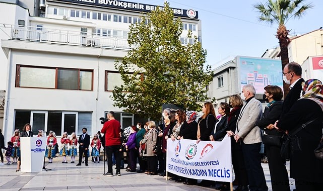 Büyükşehir Kadın Meclisi Ata'nın huzurunda