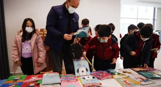 DENİZLİ ÇÖZÜM KOLEJİ MİNİ KİTAP FUARINI ÖĞRENCİLERİYLE BULUŞTURDU